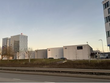 Tervikvarana Cranfeld Medical City OÜ kuuluvad kinnisasi ja mõttelised osad kinnisasjadest asukohaga Töökoja tn, Tallinn