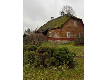 Neljatoaline traditsiooniline elamu Sulbi külas, Võru vallas, Võru maakonnas