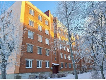2-toaline korter: Kohtla-Järve linn, Järve linnaosa, Sinivoore tn 5 (46,80 m2), 3. korrus
