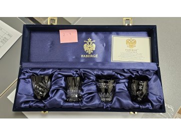 Must-valged pitsid FABERGE