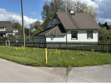 2-korruseline elamu asukohaga Leete tn 2a, Tallinn