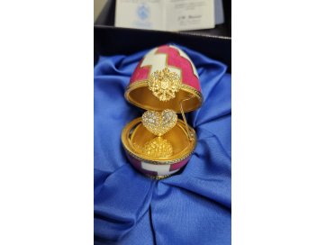 The Romanov collection "Faberge" kirjega lahtikäiv muna