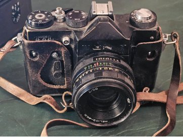 Fotoaparaat Zenit TTL koos kotiga
