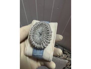 Müüa võlgniku vara - mitmekesine kogum ajastu hõngulisi esemeid