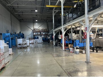 MÜÜA VALLASVARA: Pulbervärvide tootmise seadmed ja masinad tervikuna.