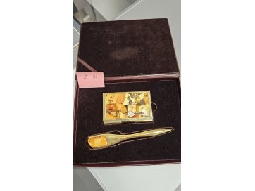 Metallist karp visiitkaardi hoidja ja paberinoaga