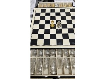 Hazorfim hõbedane malekomplekt